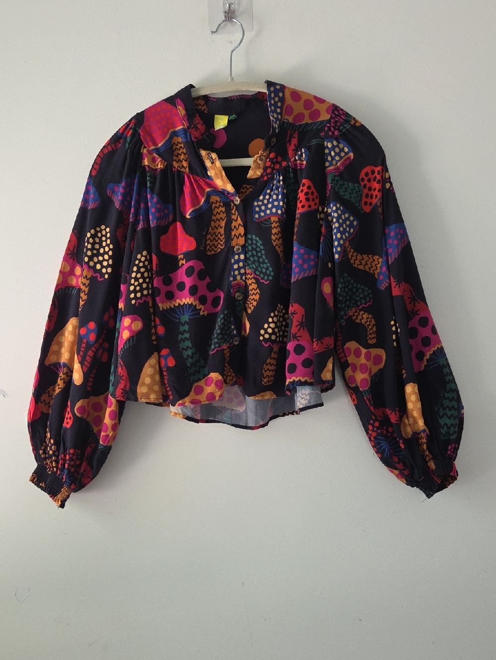 FARM Rio Colorful Mixed Mushrooms Cropped Blouse Size S Bx12 - Picture 2 of 10
